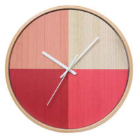 Červeno-růžové nástěnné hodiny dřevo