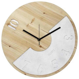 Dřevěné hodiny v originálním zpracování