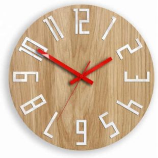 Kulaté nástěnné hodiny ze dřeva