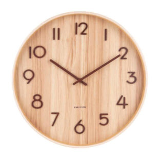 Nástěnné hodiny z lipového dřeva