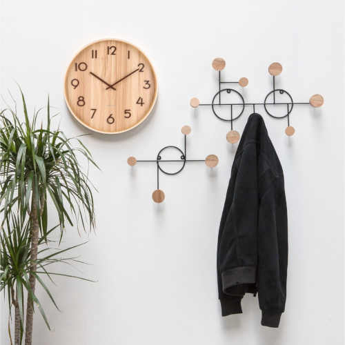 dřevěné hodiny kruhového tvaru